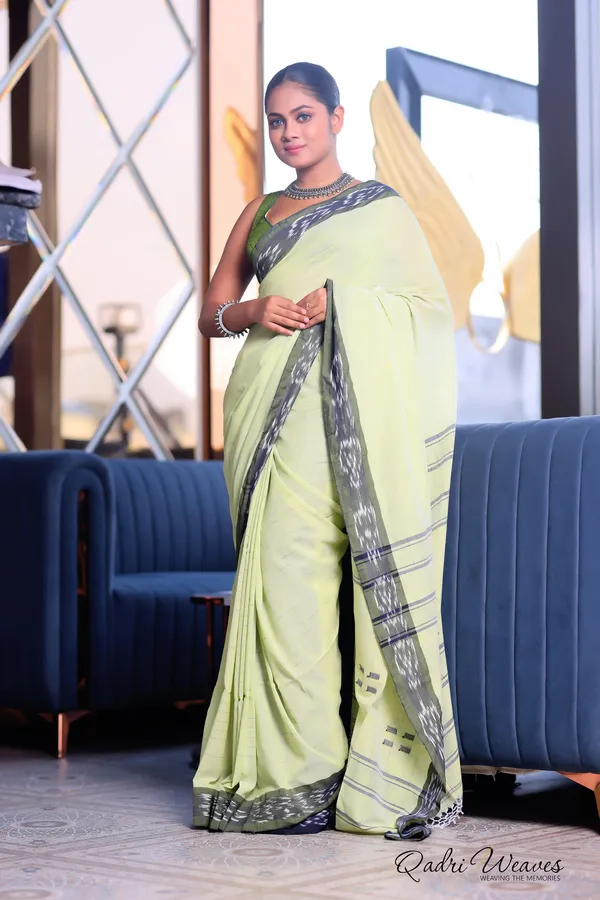 Handloom_Light_Green_Check_With_Striped_Pallu_Pure_Premium_Cotton_Ikat_Saree