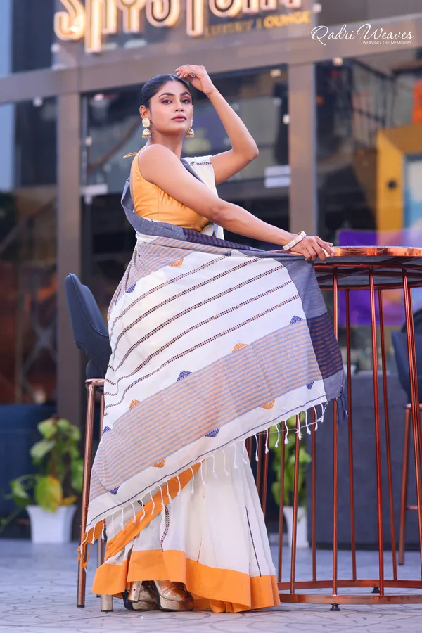 Handloom_Off_White_Pure_Premium_Cotton_Striped_Design_Saree