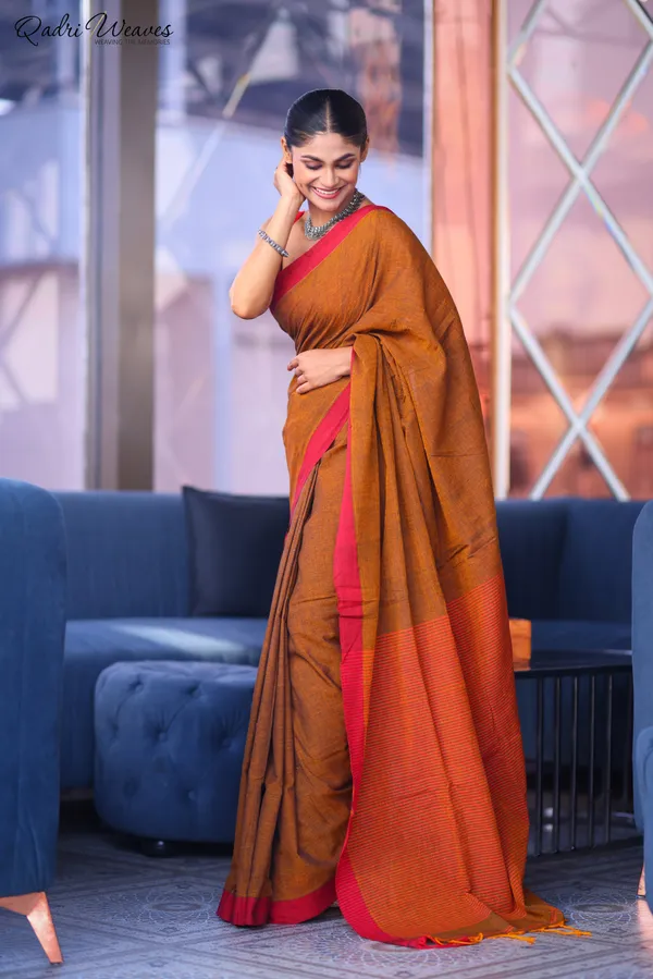 Handloom_Plain_Mustard_Brown_With_Striped_Pallu_Design_Pure_Premium_Cotton_Saree