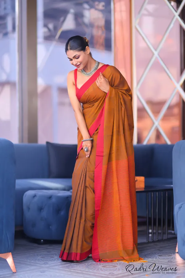 Handloom_Plain_Mustard_Brown_With_Striped_Pallu_Design_Pure_Premium_Cotton_Saree