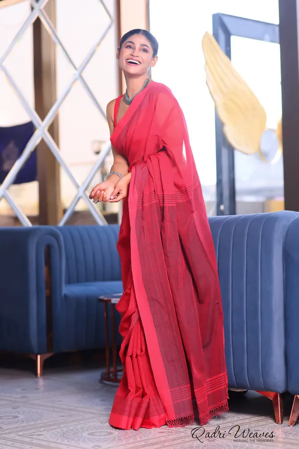 Handloom_Red_Mini_Check_Premium_Cotton_With_Saree