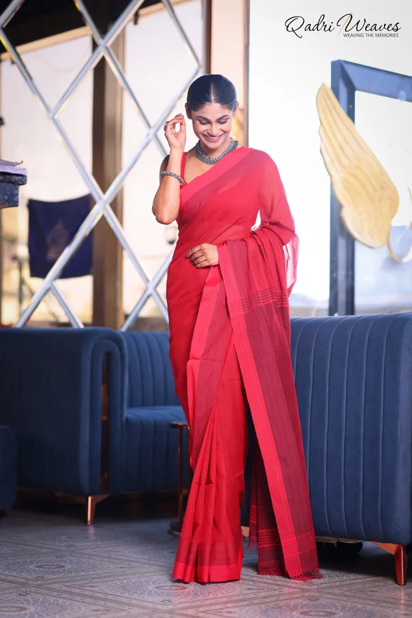 Handloom_Red_Mini_Check_Premium_Cotton_With_Saree