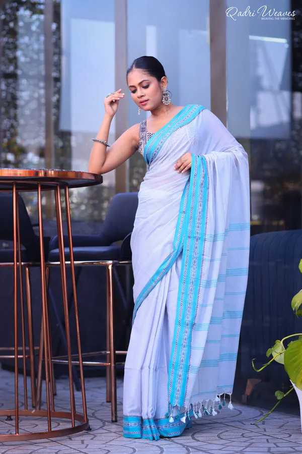 Handloom_Silver_Grey_Pure_Cotton_Striped_With_Border_Work_Saree_With_Blouse