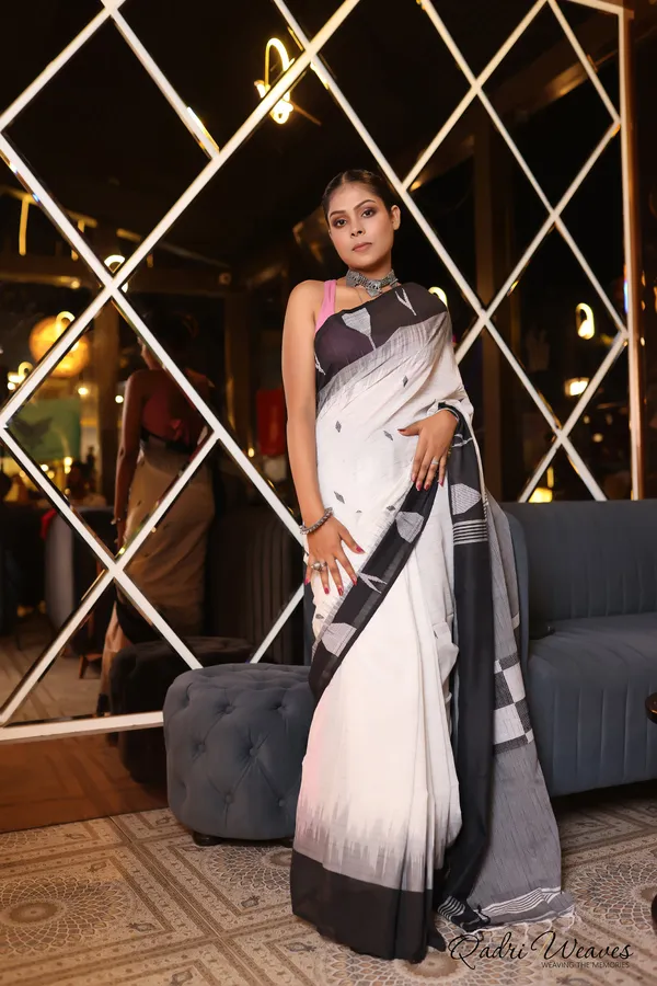 Handloom_White_And_Grey_Premium_Cotton_Box_Design_Ikat_Saree