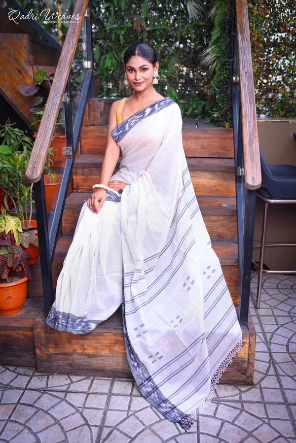 Handloom_White_Check_With_Striped_Pallu_Pure_Premium_Cotton_Ikat_Saree