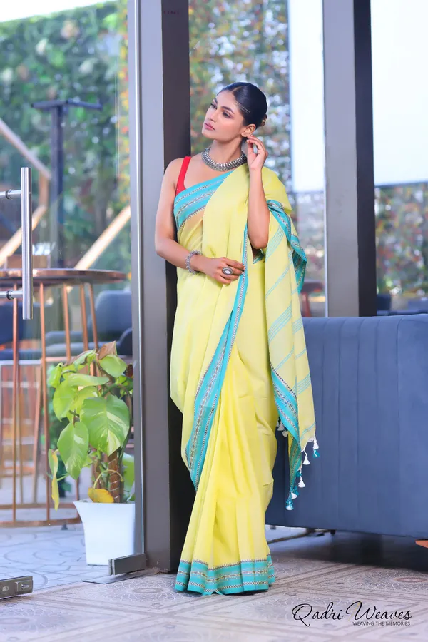 Handloom_Yellow_Pure_Cotton_Striped_With_Border_Work_Saree_With_Blouse