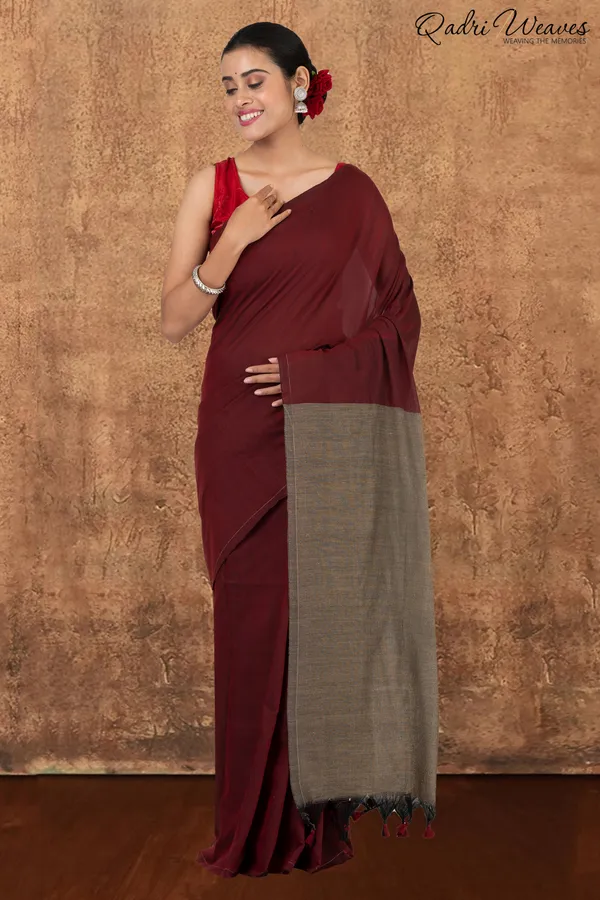 Maroon_&_Grey_Pallu_Khadi_Saree_With_Blouse