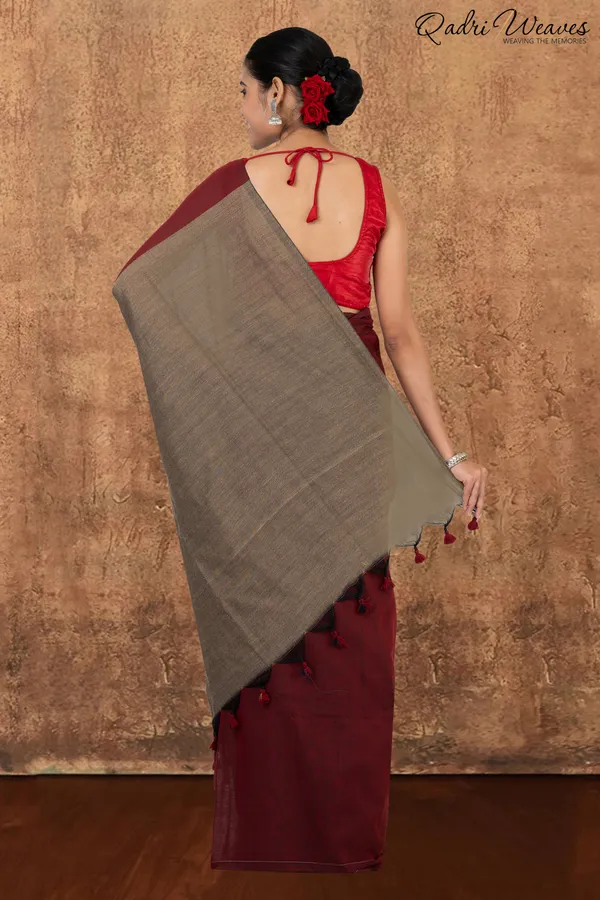 Maroon_&_Grey_Pallu_Khadi_Saree_With_Blouse