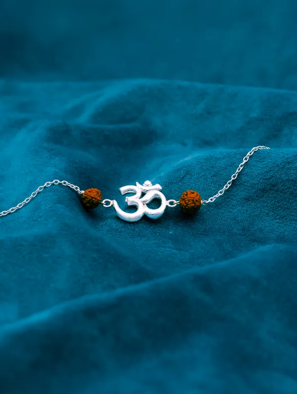 925_Silver_Rakhi_With_Precious_White_Zircon_Stone_For_Women