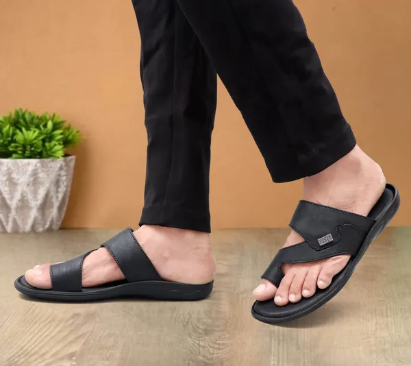 Black_Sandals_And_Slippers_For_Men