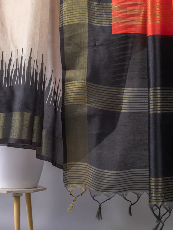 Soft_Tussar_Silk_sarees_with_Beautiful_Digital_Print_With_Attractive_Checks_Design_Saree_And_Digital_Print_Blouse_With_Tassels