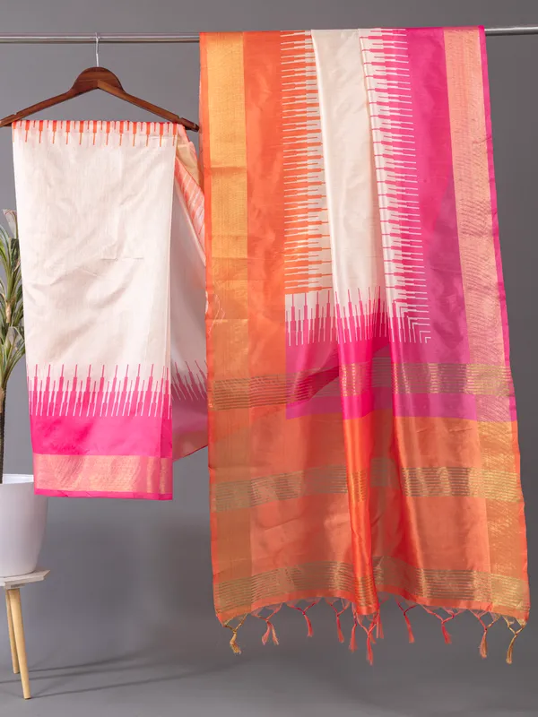 Soft_Tussar_Silk_sarees_with_Beautiful_Digital_Print_With_Attractive_Checks_Design_Saree_And_Digital_Print_Blouse_With_Tassels