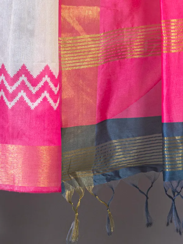 Soft_Tussar_Silk_sarees_with_Beautiful_Digital_Print_With_Attractive_Checks_Design_Saree_And_Digital_Print_Blouse_With_Tassels