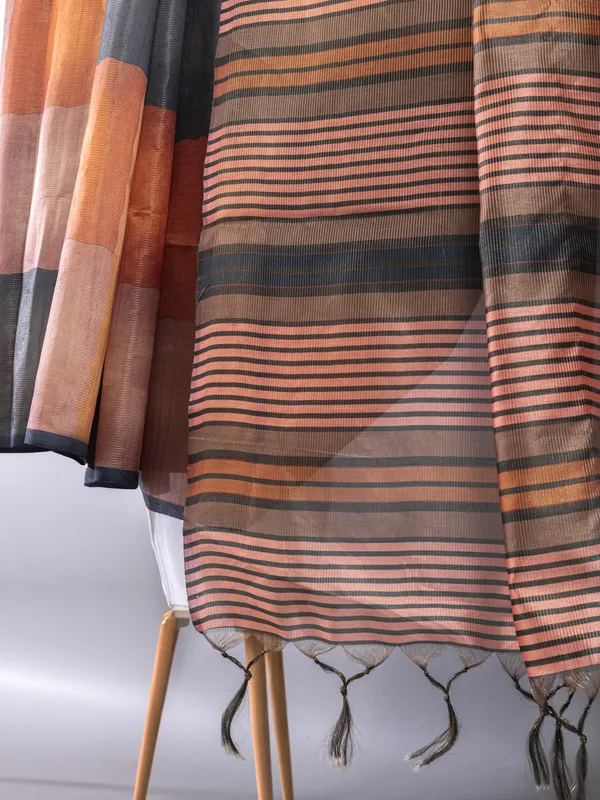 Soft_Tussar_Silk_sarees_with_Beautiful_Digital_Print_With_Attractive_Checks_Design_Saree_And_Digital_Print_Blouse_With_Tassels