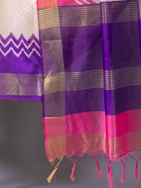 Soft_Tussar_Silk_sarees_with_Beautiful_Digital_Print_With_Attractive_Checks_Design_Saree_And_Digital_Print_Blouse_With_Tassels