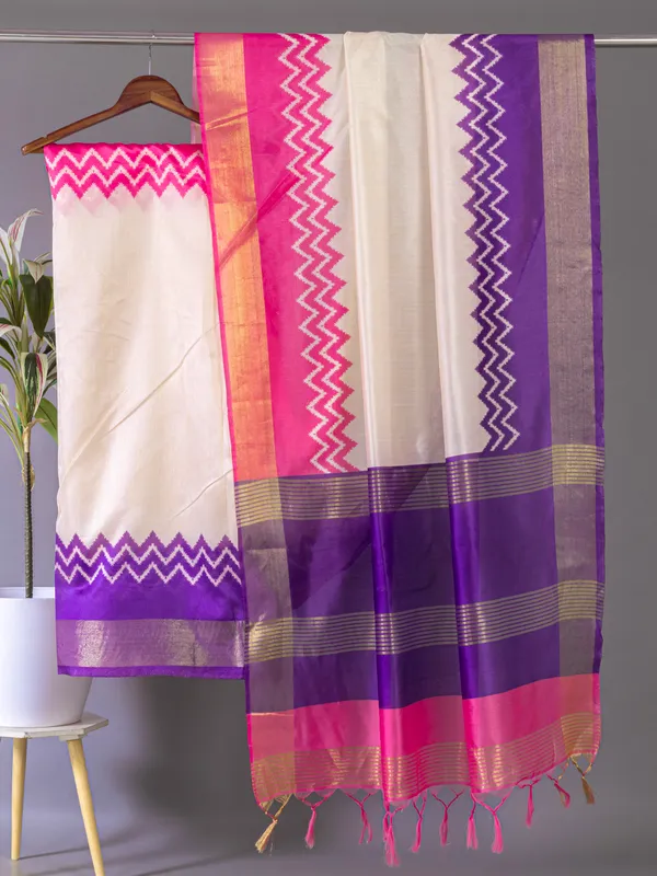 Soft_Tussar_Silk_sarees_with_Beautiful_Digital_Print_With_Attractive_Checks_Design_Saree_And_Digital_Print_Blouse_With_Tassels