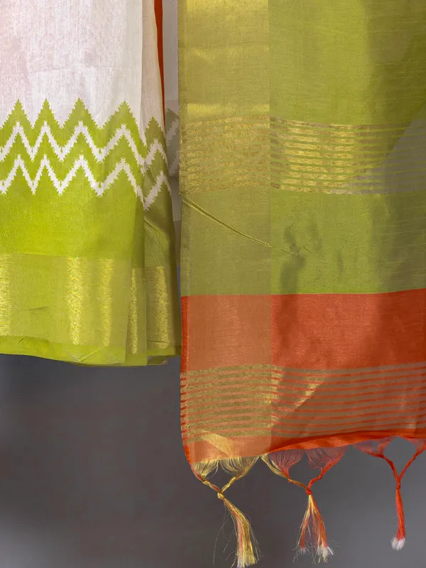 Soft_Tussar_Silk_sarees_with_Beautiful_Digital_Print_With_Attractive_Checks_Design_Saree_And_Digital_Print_Blouse_With_Tassels
