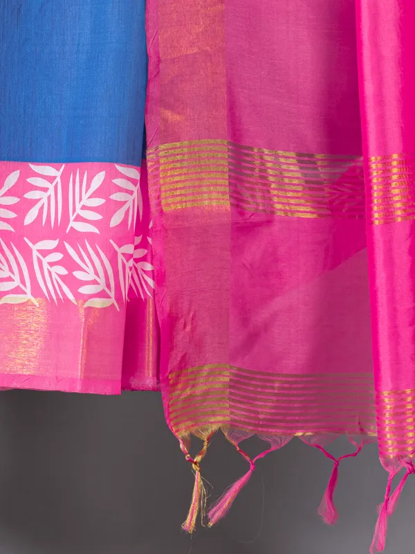 Soft_Tussar_Silk_sarees_with_Beautiful_Digital_Print_With_Attractive_Checks_Design_Saree_And_Digital_Print_Blouse_With_Tassels