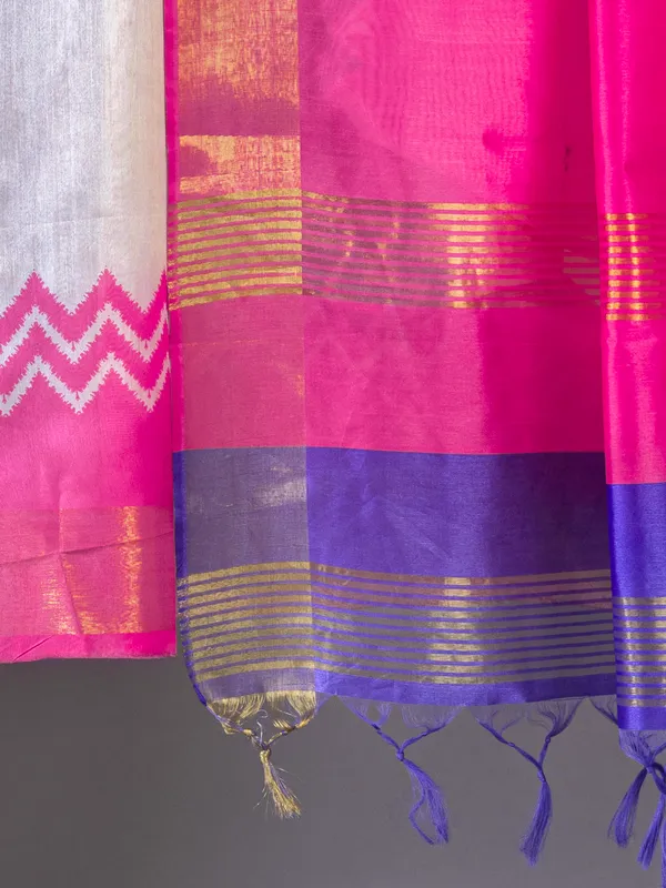 Soft_Tussar_Silk_sarees_with_Beautiful_Digital_Print_With_Attractive_Checks_Design_Saree_And_Digital_Print_Blouse_With_Tassels