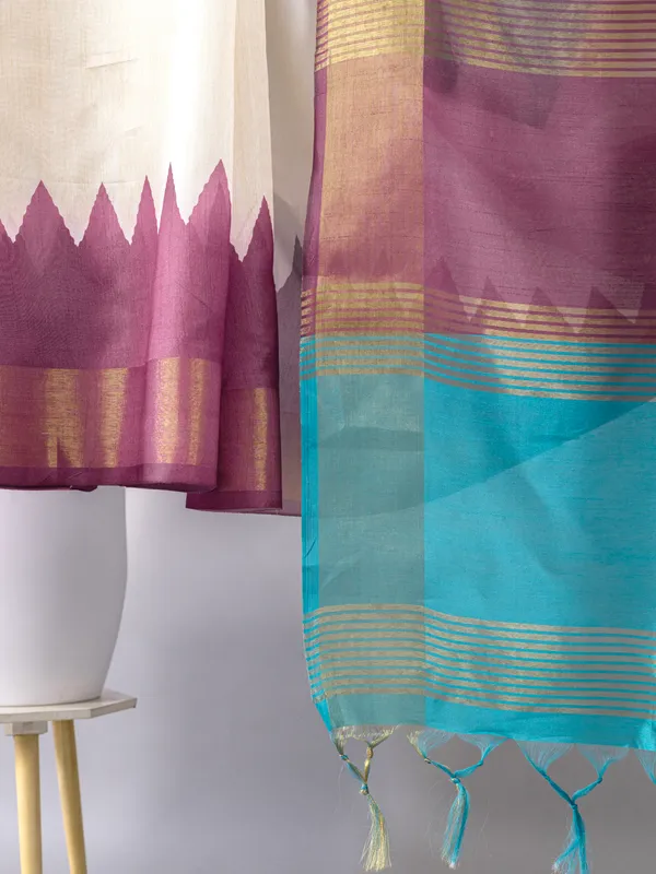 Soft_Tussar_Silk_sarees_with_Beautiful_Digital_Print_With_Attractive_Checks_Design_Saree_And_Digital_Print_Blouse_With_Tassels