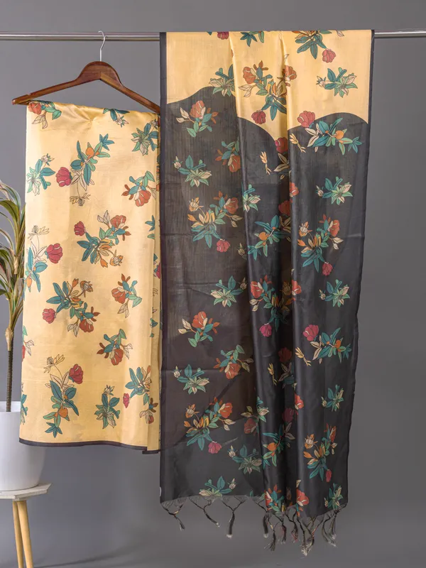Soft_Tussar_Silk_sarees_with_Beautiful_Digital_Print_With_Attractive_Checks_Design_Saree_And_Digital_Print_Blouse_With_Tassels