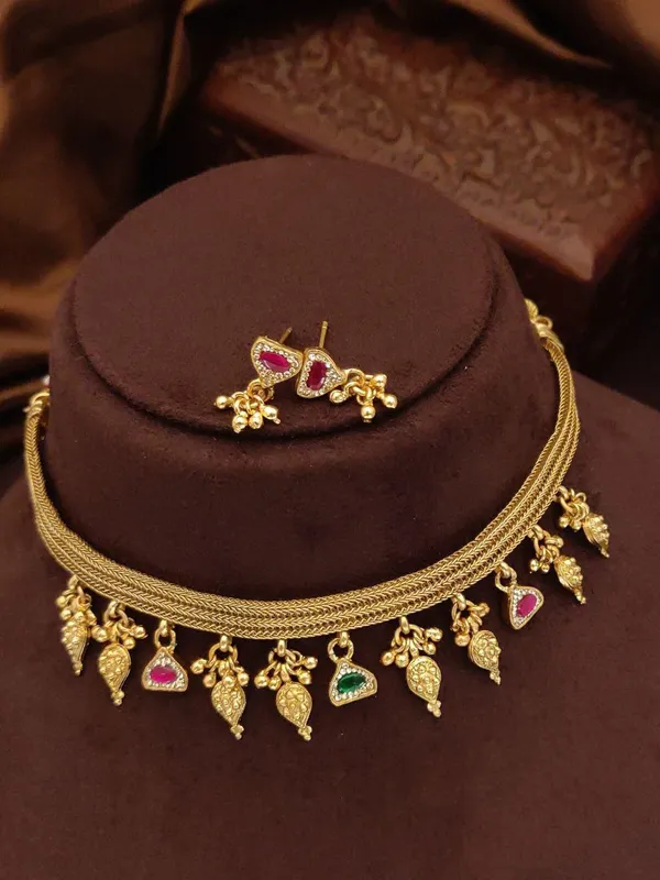 Traditional_Gold-Plated_Choker_Necklace_Set_With_Ruby_&_Emerald_Stones,_Antique_Pendant_&_Matching_Earrings_(Half_Round)_(Jweliance)