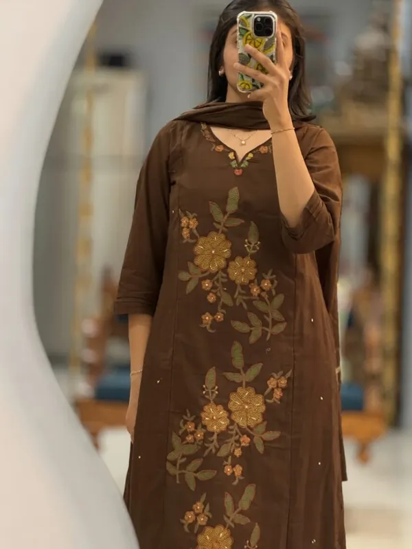 Beautiful_Embroidery_Kurti_With_Pant_Dupatta_Set