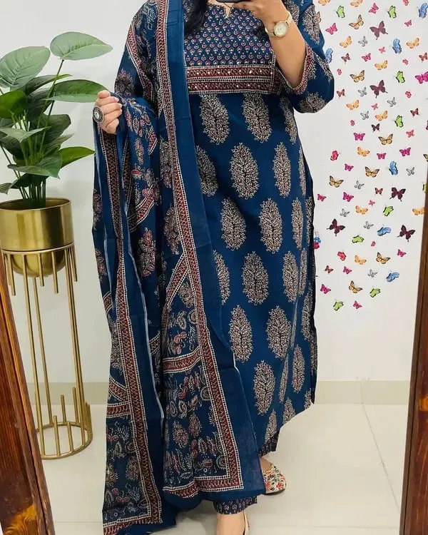 Beautiful_Kurti_With_Pant_And_Dupatta_Set