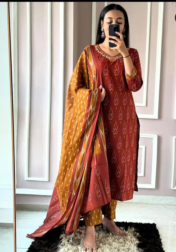 Ekkat_Print_Kurti_With_Bottom_And_Dupatta_Set