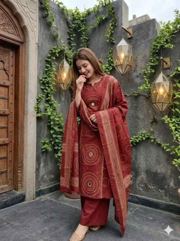 Full_Discharge_Print_Kurti_With_Pant_And_Dupatta_Set