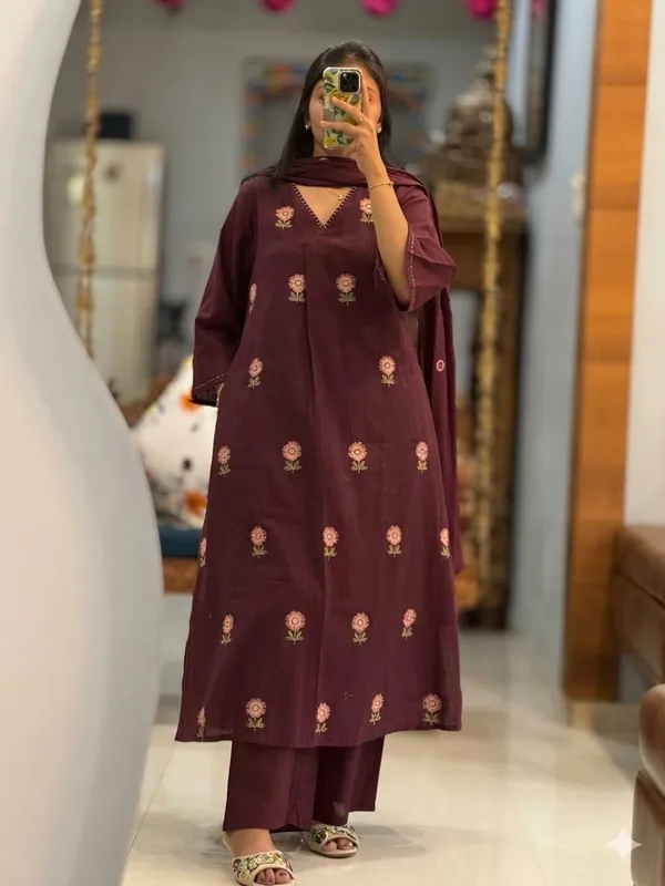 Havy_Embroidery_Kurti_With_Pant_And_Dupatta_Set