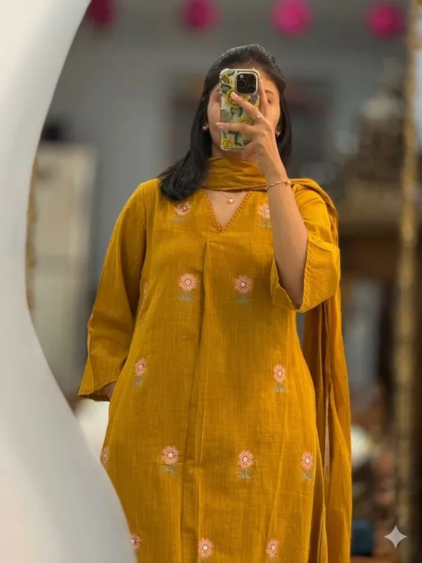 Havy_Embroidery_Kurti_With_Pant_And_Dupatta_Set