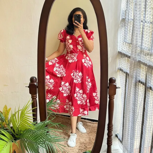 Red_Floral_Print_Stylish_Gown