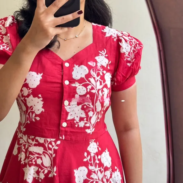 Red_Floral_Print_Stylish_Gown