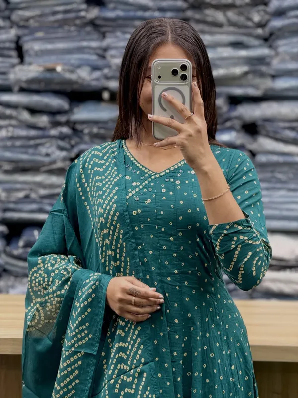 Stylish_Discharge_Print_Bandhej_Kurti_With_Pant_And_Dupatta_Set_