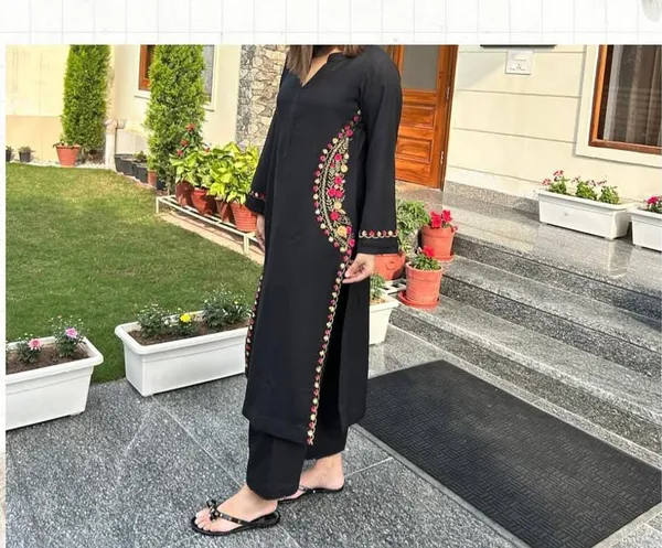 Stylish__Embroidered_Kurti_With_Pant_And_Dupatta_Set