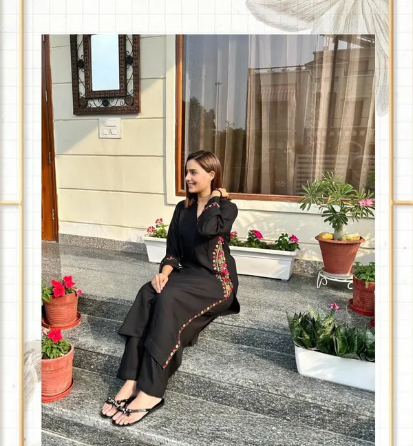 Stylish__Embroidered_Kurti_With_Pant_And_Dupatta_Set