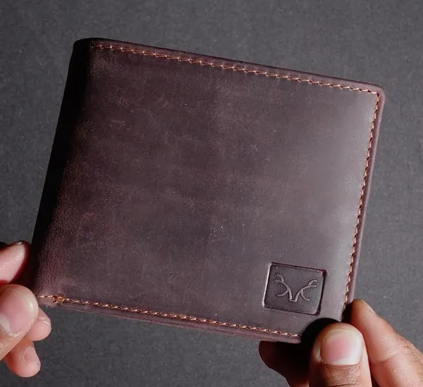 Brown_Oil-Pull_Up_Leather_Bifold_Wallet_With_Rfid_Protection_For_Men