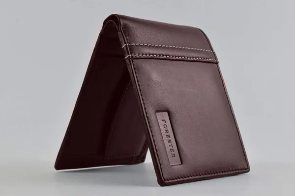Brown_Stylish_Genuine_Leather_Wallet_For_Men