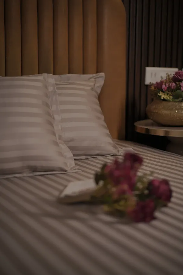 Blossoms_600_thread_count_premium_satin_stripes_king_size_bedsheet_with_2_pillows_._Pure_cotton.