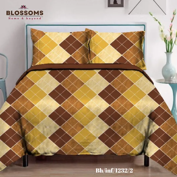 Yellow_Geometric_Printed_Queen_Size_Double_Bed_Bedshee_With_2_Pillow_Covers