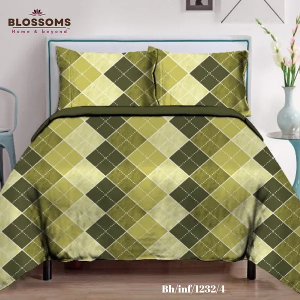Green_Geometric_Printed_Queen_Size_Double_Bed_Bedshee_With_2_Pillow_Covers