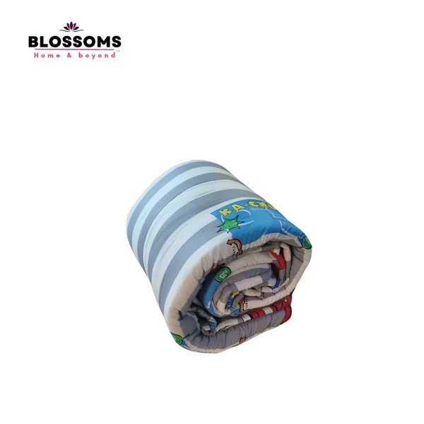 Blossoms_kids_comforter(quilt)_mcqueen_cars_print_with_280_gsm_filling._Pure_cotton_fabric._Unit_1