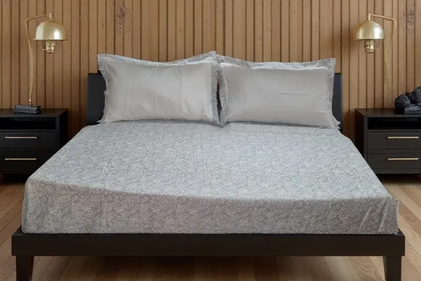Blossoms_king_size_printed_floral_bedsheet_500_tc_with_2_pillows