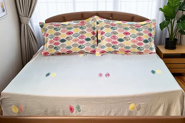 Blossoms_cotton_very_durable_bedcover_with_leaf_embroidery_and_printed_pillow_covers_._Set_of_3_pcs._Big_size_.