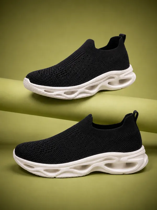 Kraasa_Course_Walking_Shoes_for_Men_|_Knitted_Textile_Slip-On_Sneakers