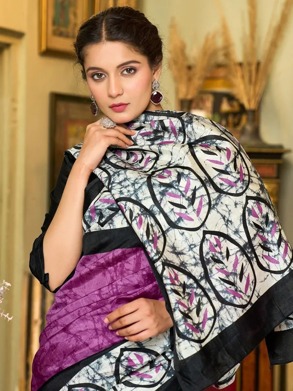 Magenta_&_White_Graceful_Bhagalpuri_Art_Silk_With_Elegant_Motifs_Saree_For_Women_|_With_Unstitched_Blouse