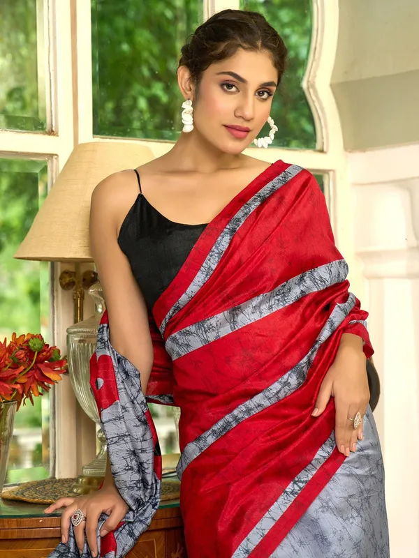 Red_&_Grey_Blended_Silk_Bhagalpuri_Style_Block_Print_Saree_For_Women_|_With_Unstitched_Blouse