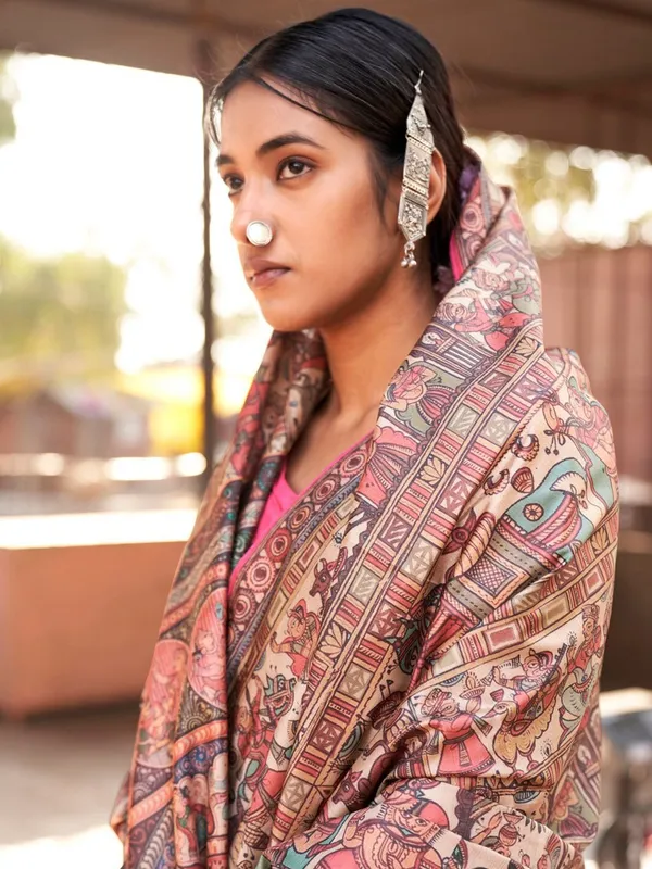 Beige_&_Pink_Elegant_Madhubani_Digital_Print_Saree_For_Women_|_With_Unstitched_Blouse