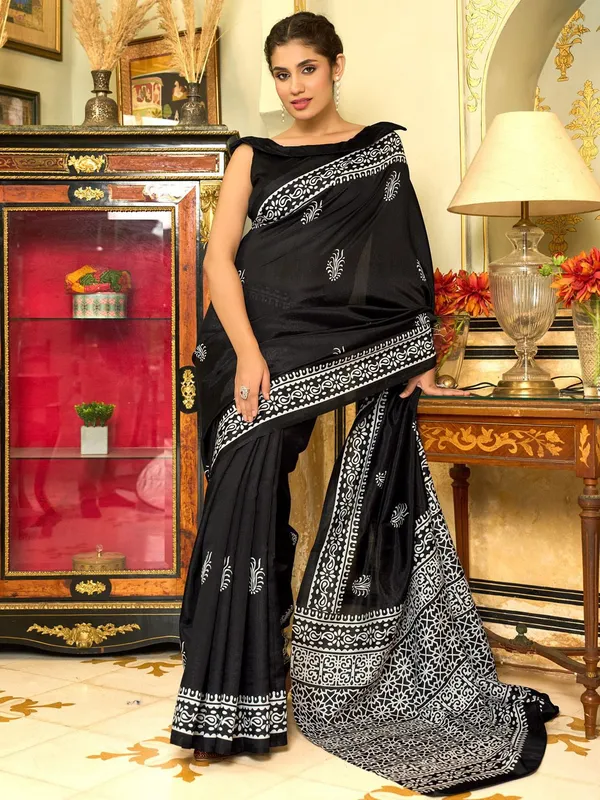 Black_&_White_Blended_Silk_Bhagalpuri_Style_Block_Print_Saree_For_Women_|_With_Unstitched_Blouse